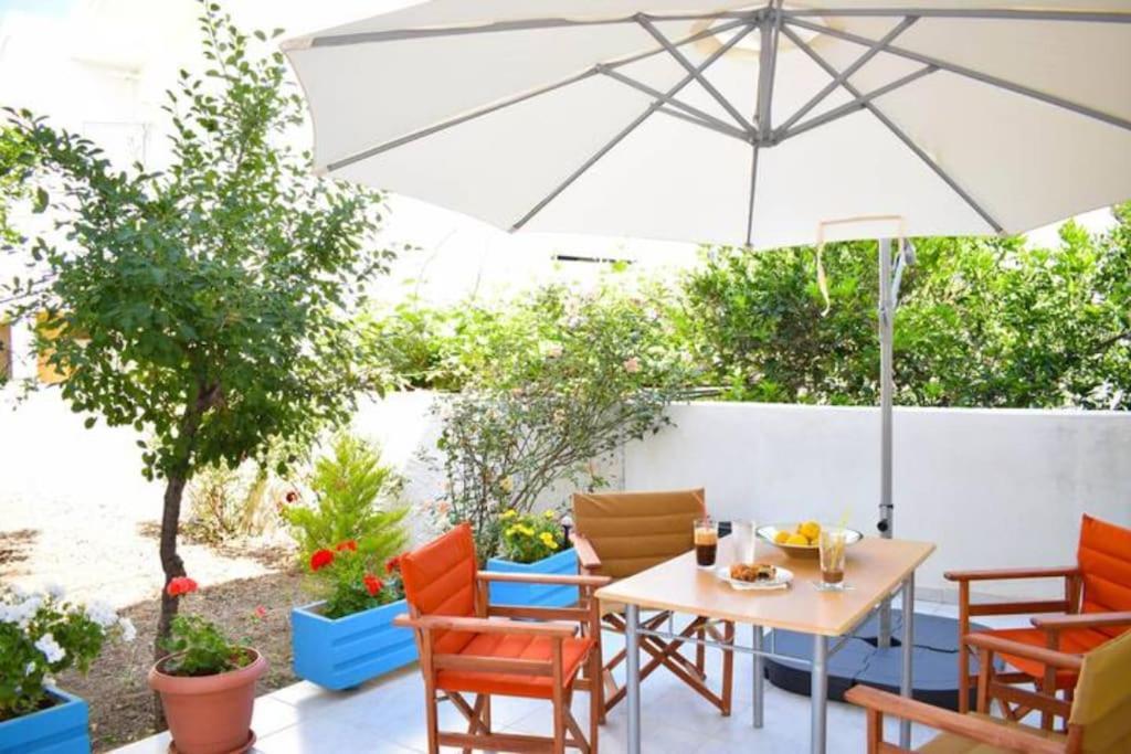 Marble Cool 2-Bedroom Down Town Yard House Kissamos Exterior photo